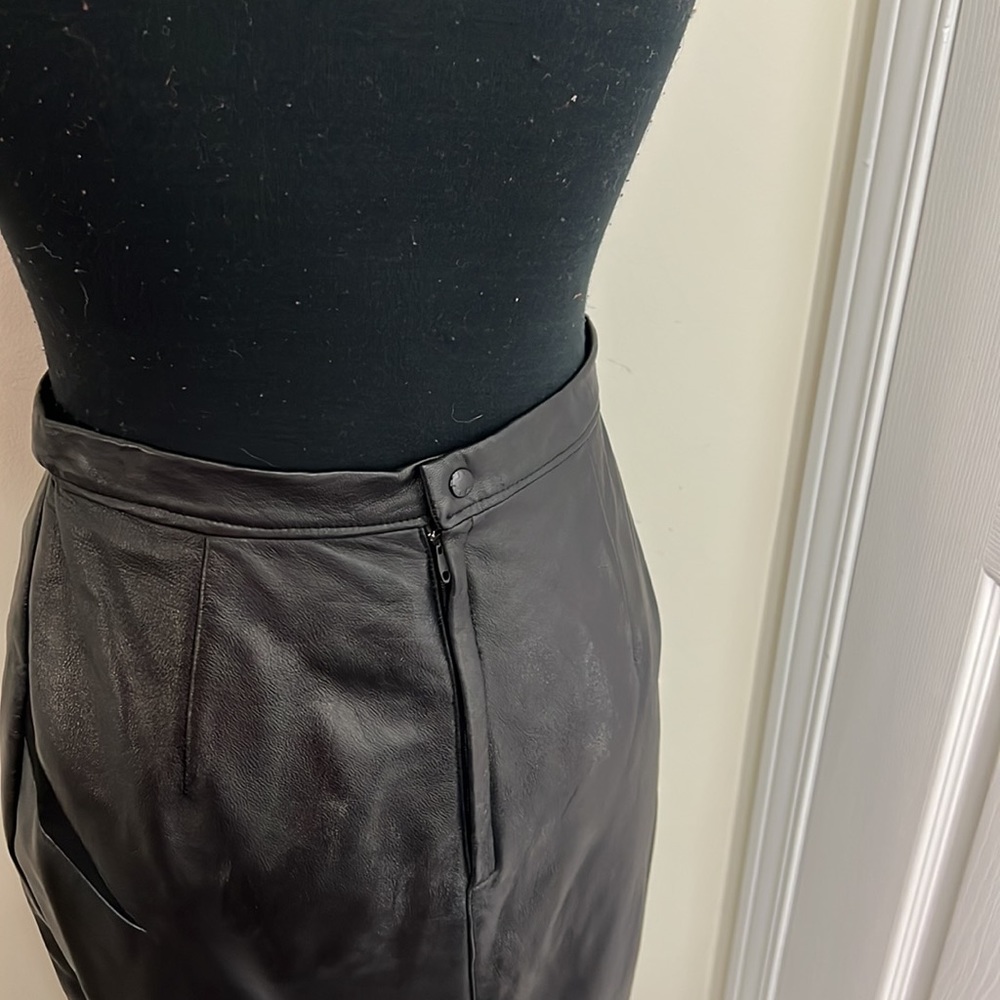 Vintage Midi Length Leather Skirt Size Medium - Picture 12 of 14